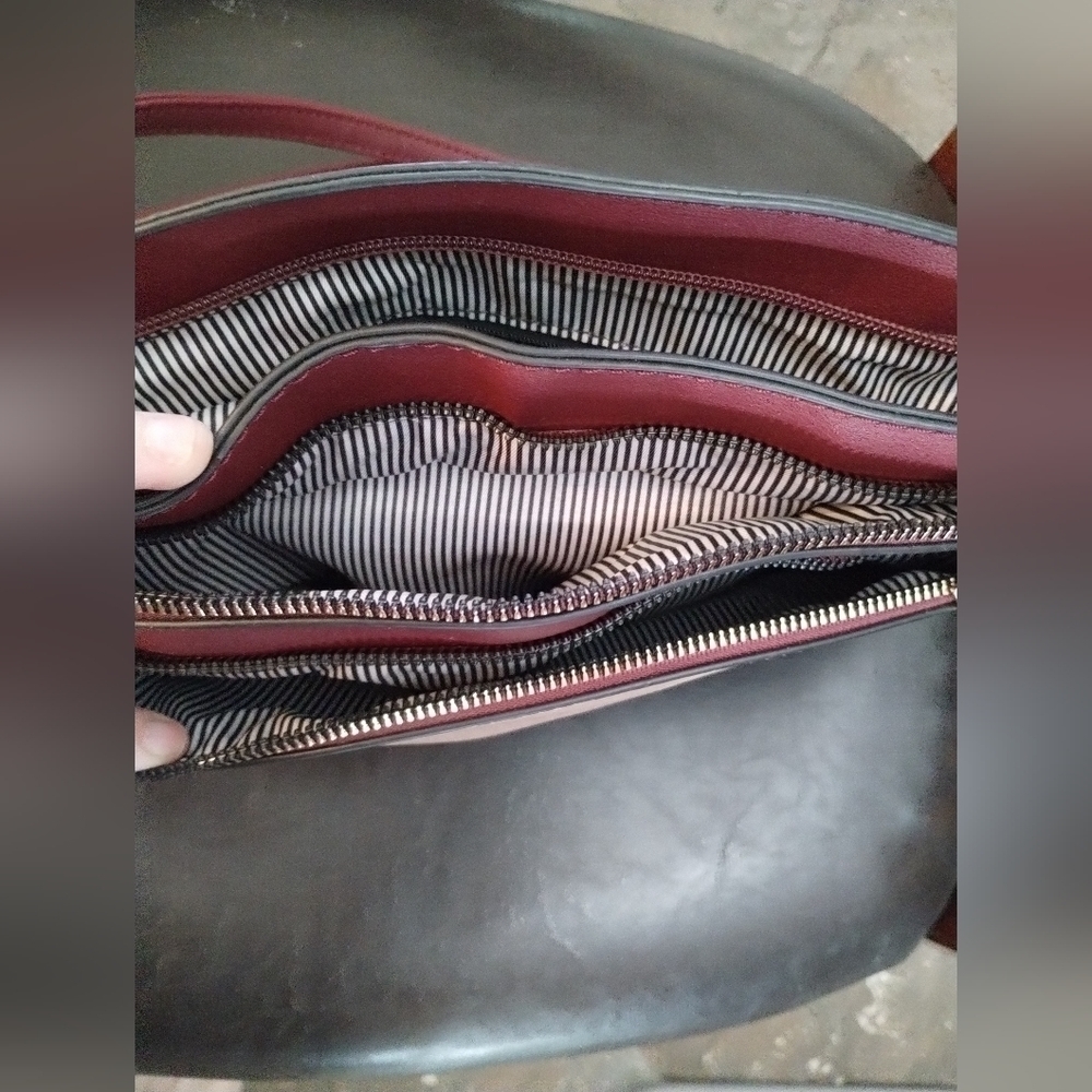 Woman's unbranded adjustable purse - Picture 7 of 7